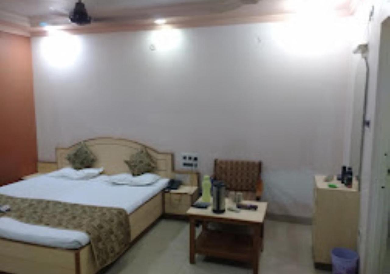 Hotel Mayur Restaurant Chandrapur Экстерьер фото