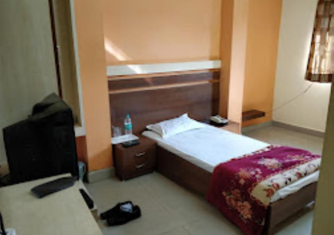 Hotel Mayur Restaurant Chandrapur Экстерьер фото
