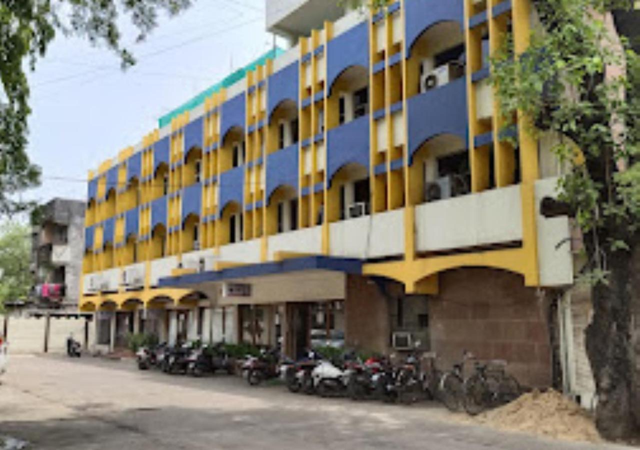 Hotel Mayur Restaurant Chandrapur Экстерьер фото