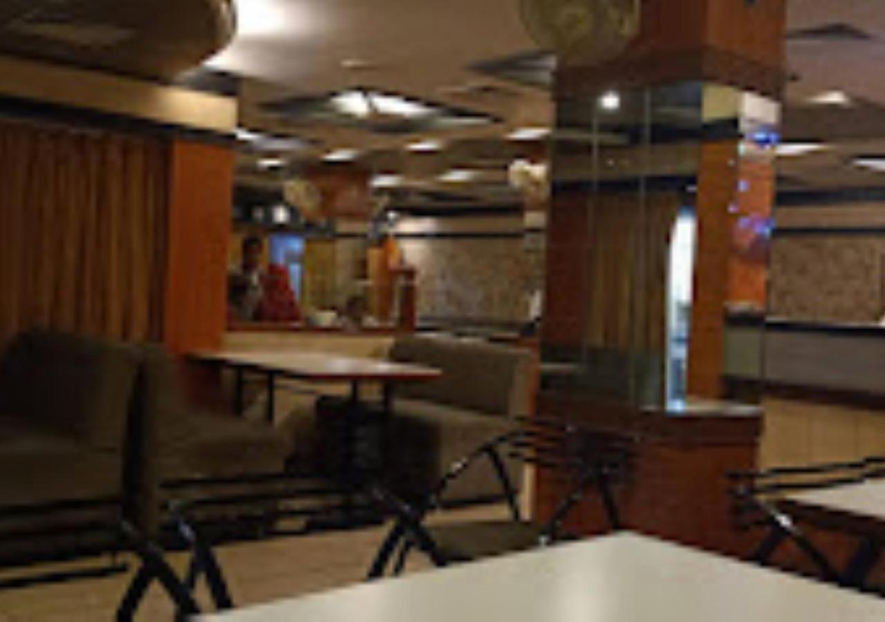 Hotel Mayur Restaurant Chandrapur Экстерьер фото